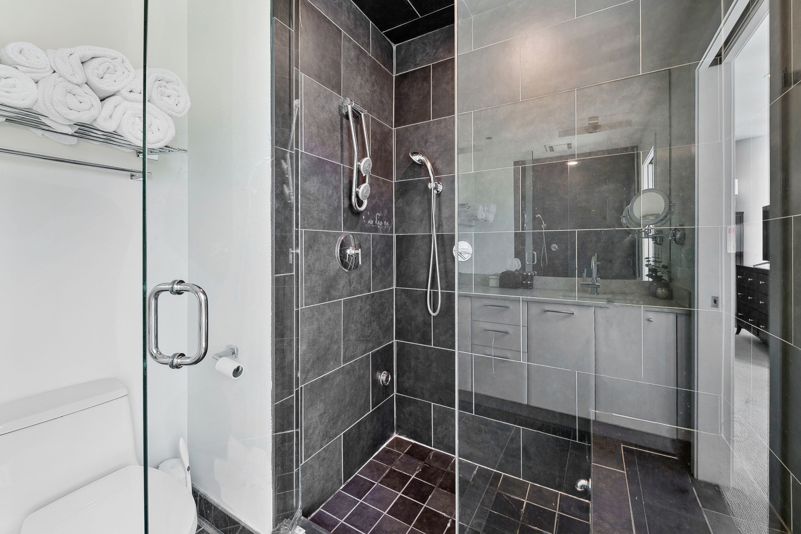 110 W Superior Street Unit: 902