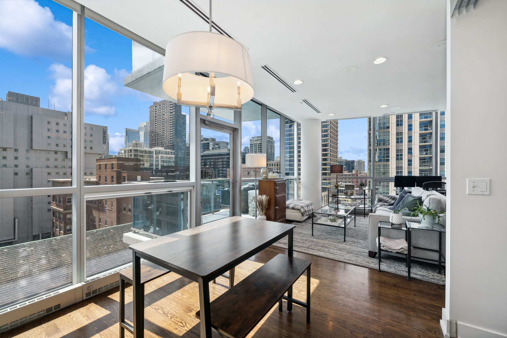 110 W Superior Street Unit: 902