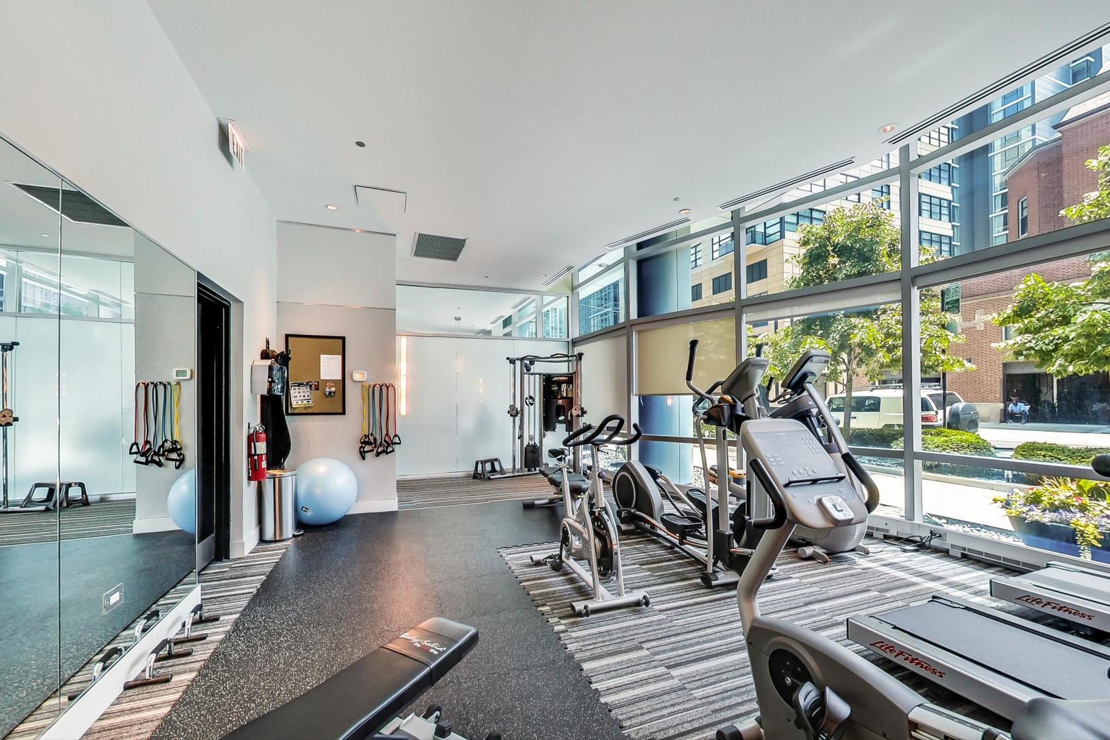 110 W Superior Street Unit: 902