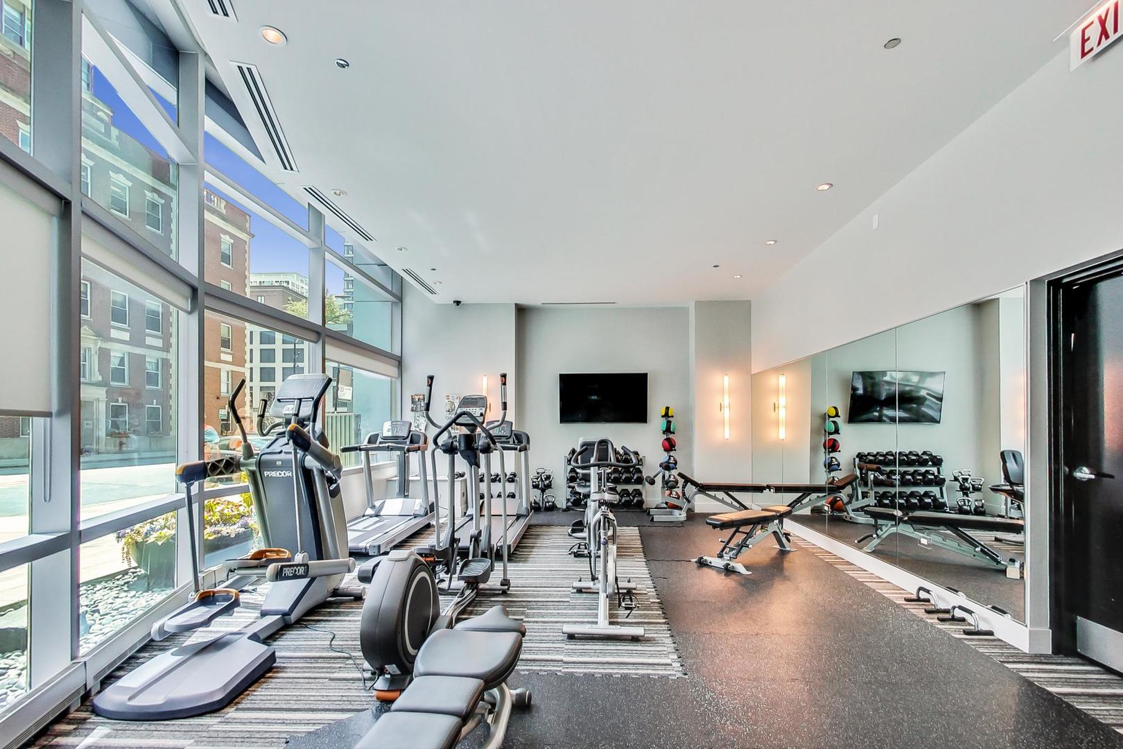 110 W Superior Street Unit: 902