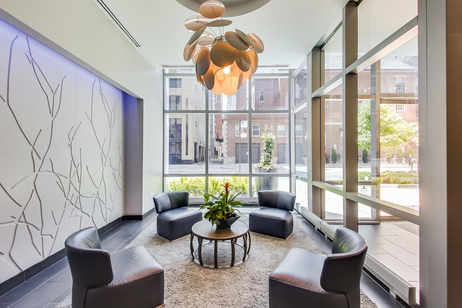 110 W Superior Street Unit: 902