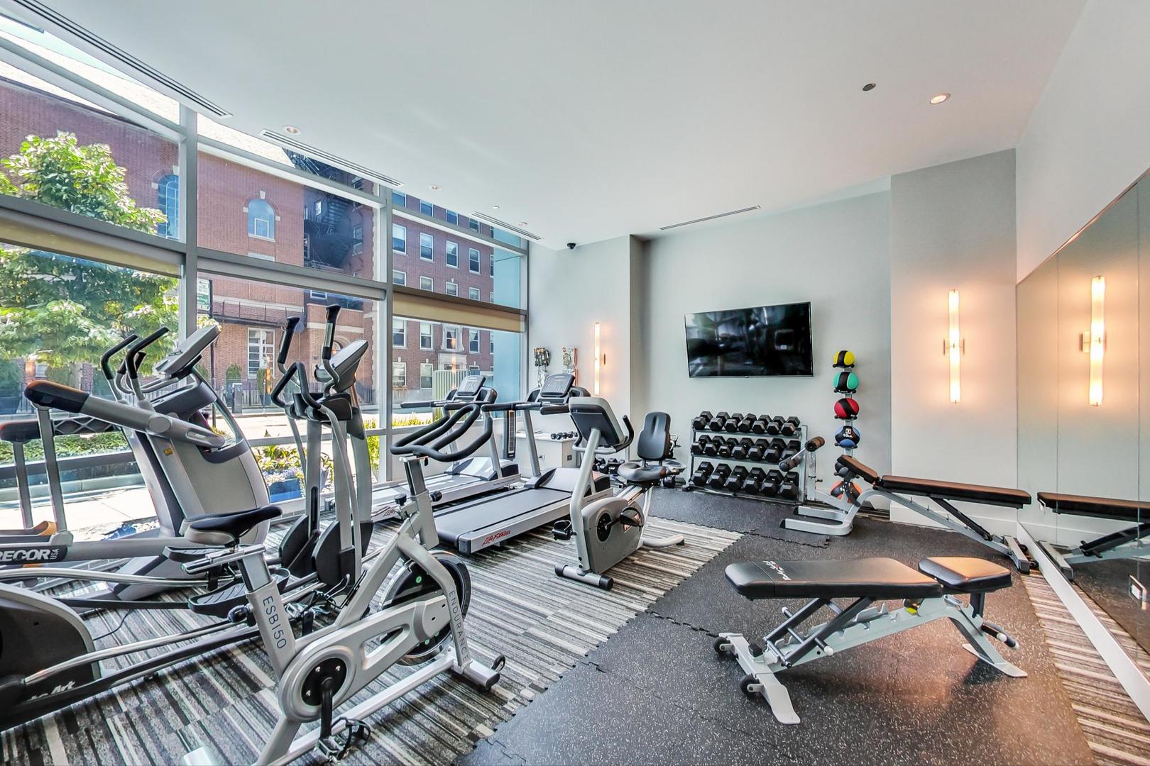 110 W Superior Street Unit: 902