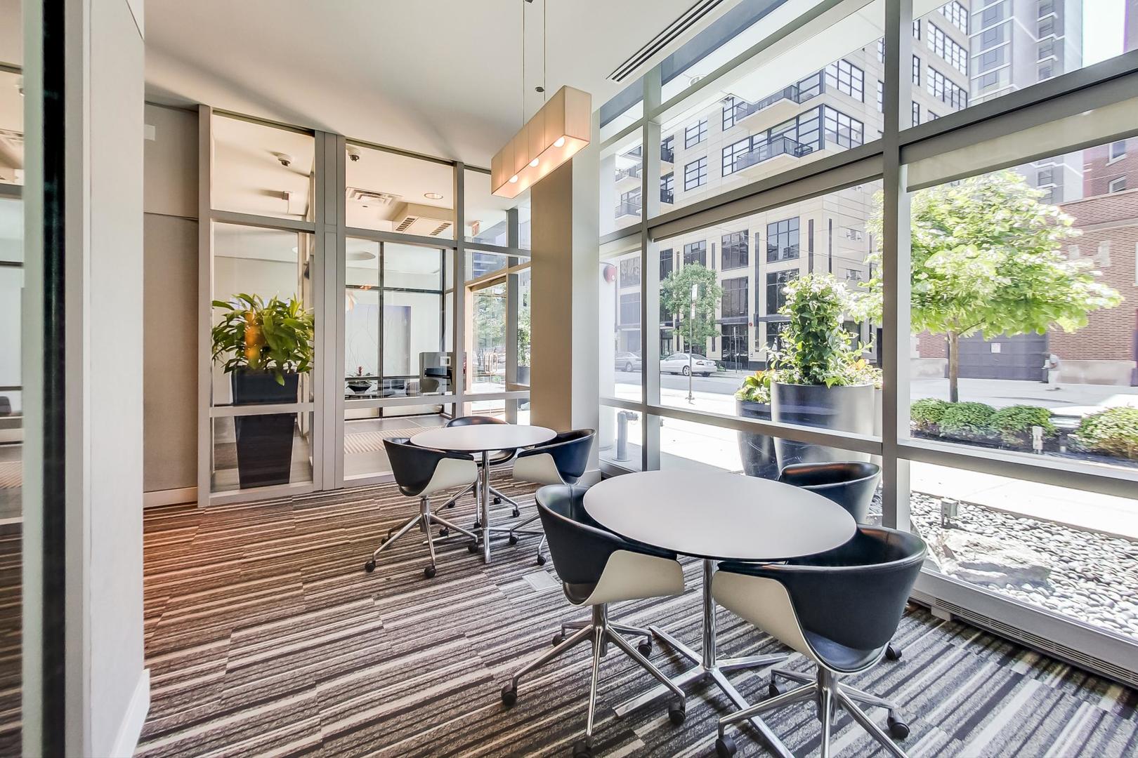 110 W Superior Street Unit: 902