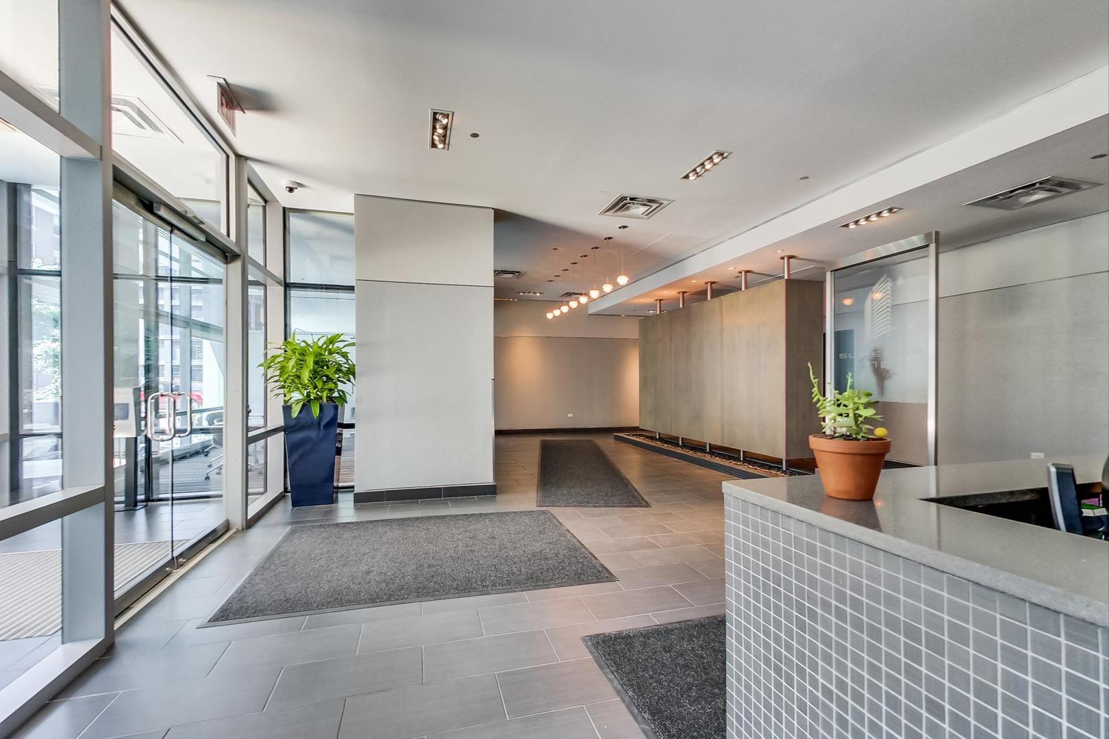 110 W Superior Street Unit: 902