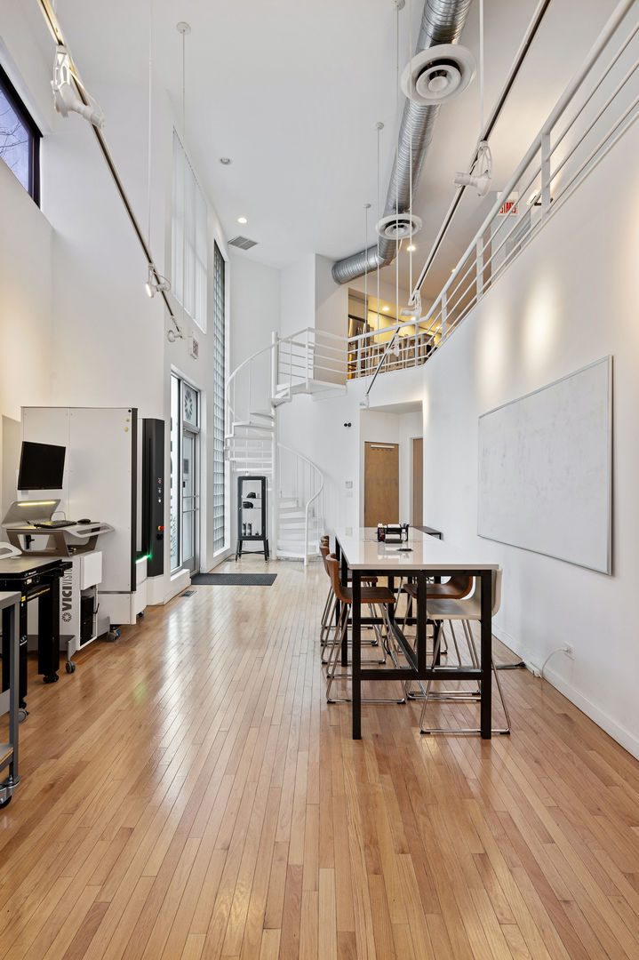 740 N Ogden Avenue Unit: 1