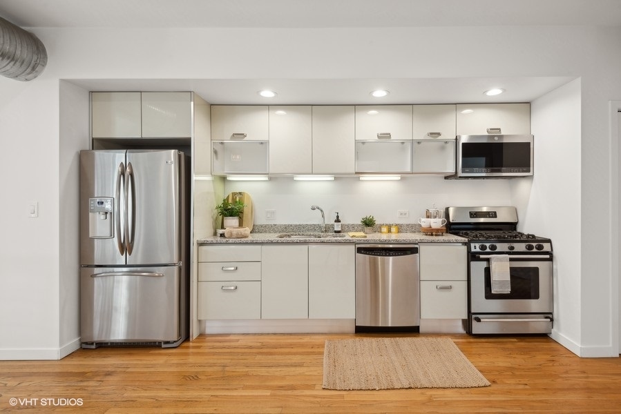 740 N Ogden Avenue Unit: 1