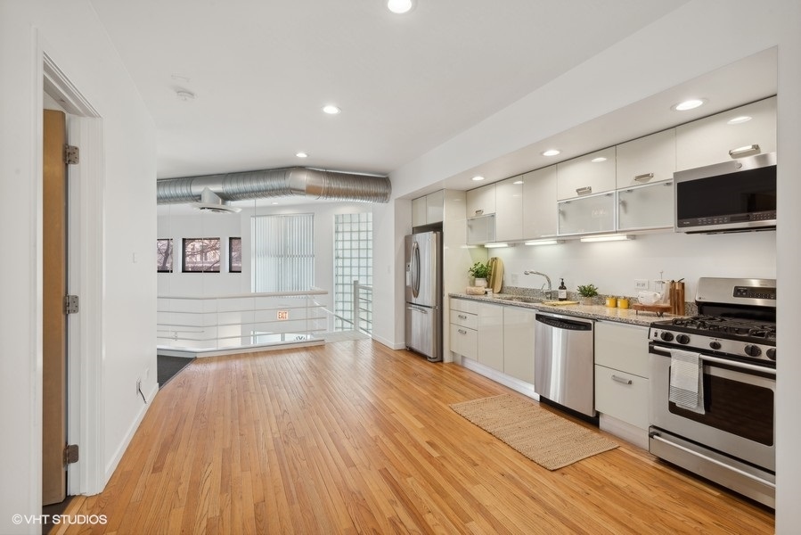 740 N Ogden Avenue Unit: 1