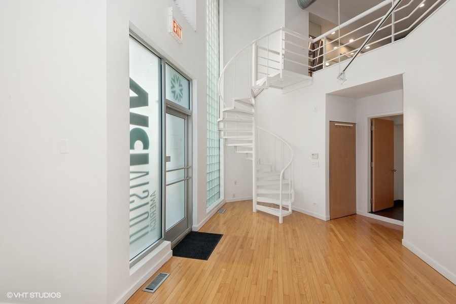 740 N Ogden Avenue Unit: 1