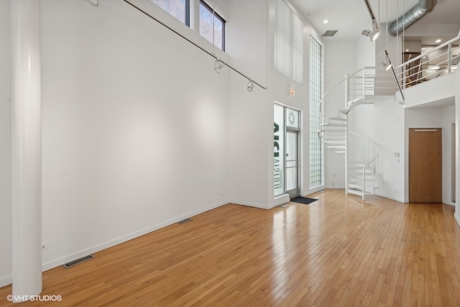 740 N Ogden Avenue Unit: 1