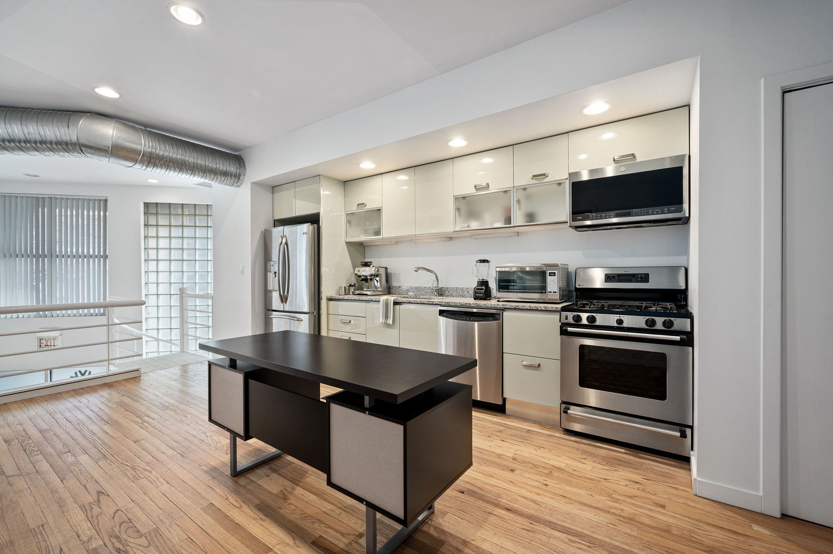 740 N Ogden Avenue Unit: 1