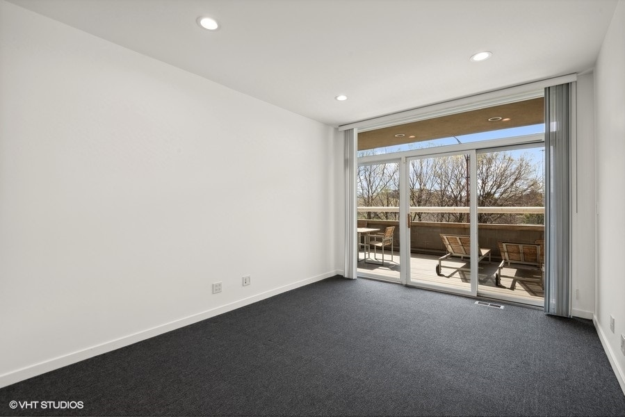 740 N Ogden Avenue Unit: 1