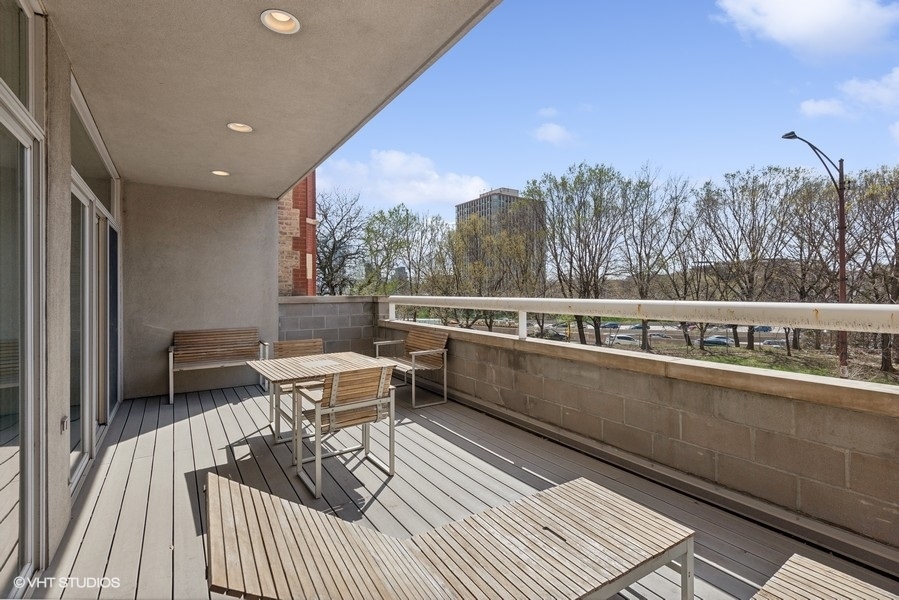 740 N Ogden Avenue Unit: 1