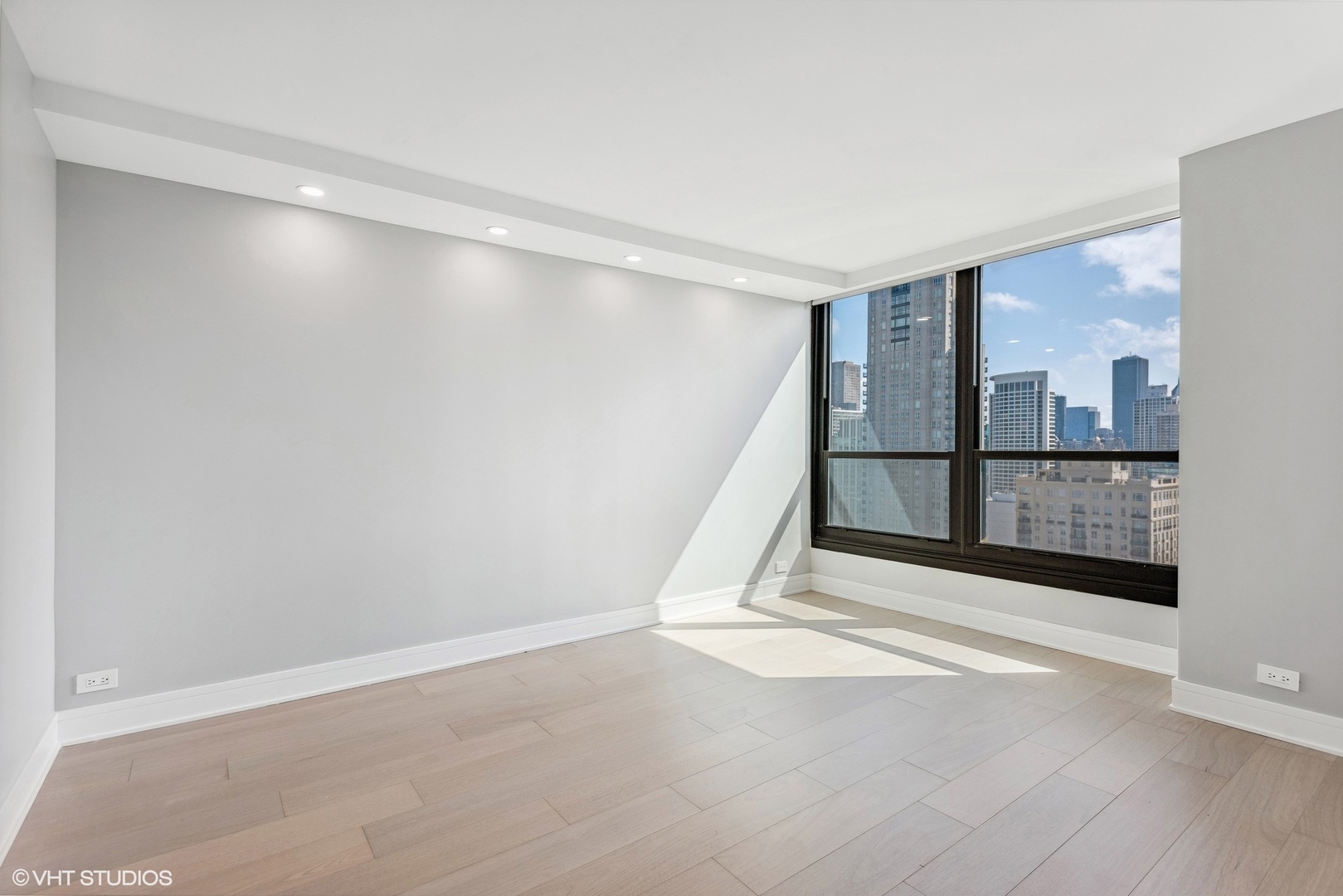 1030 N State Street Unit: 41L