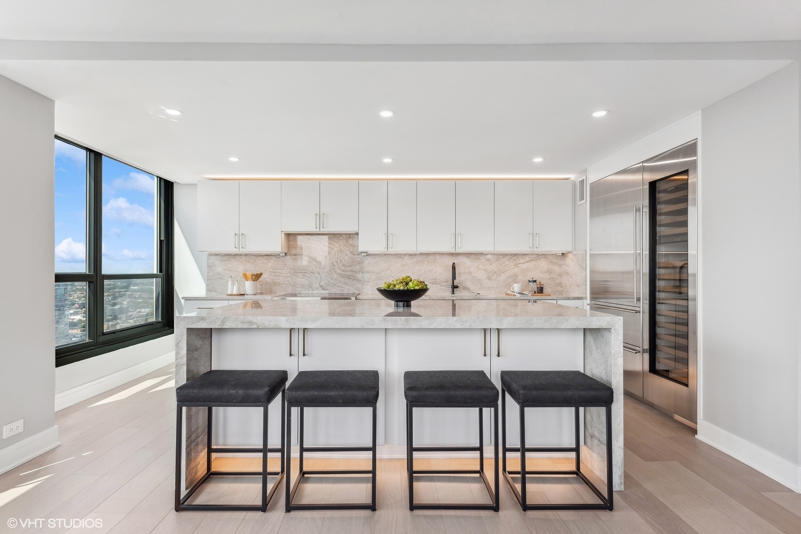 1030 N State Street Unit: 41L