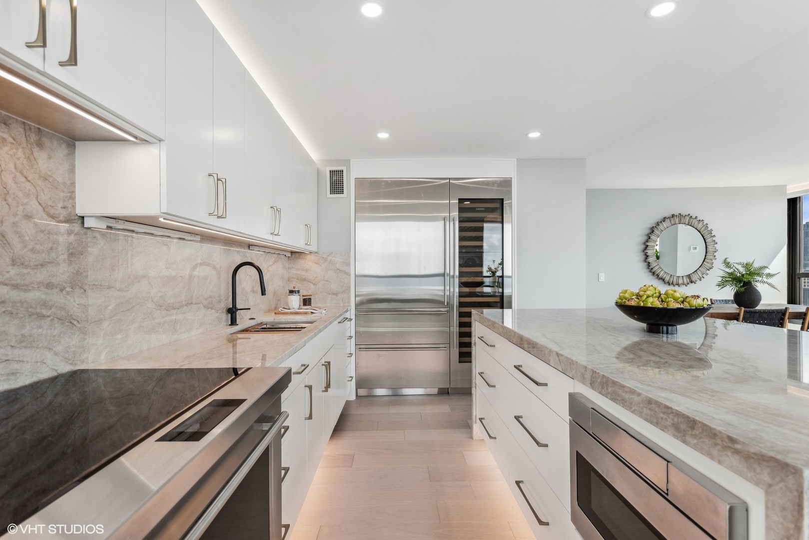 1030 N State Street Unit: 41L