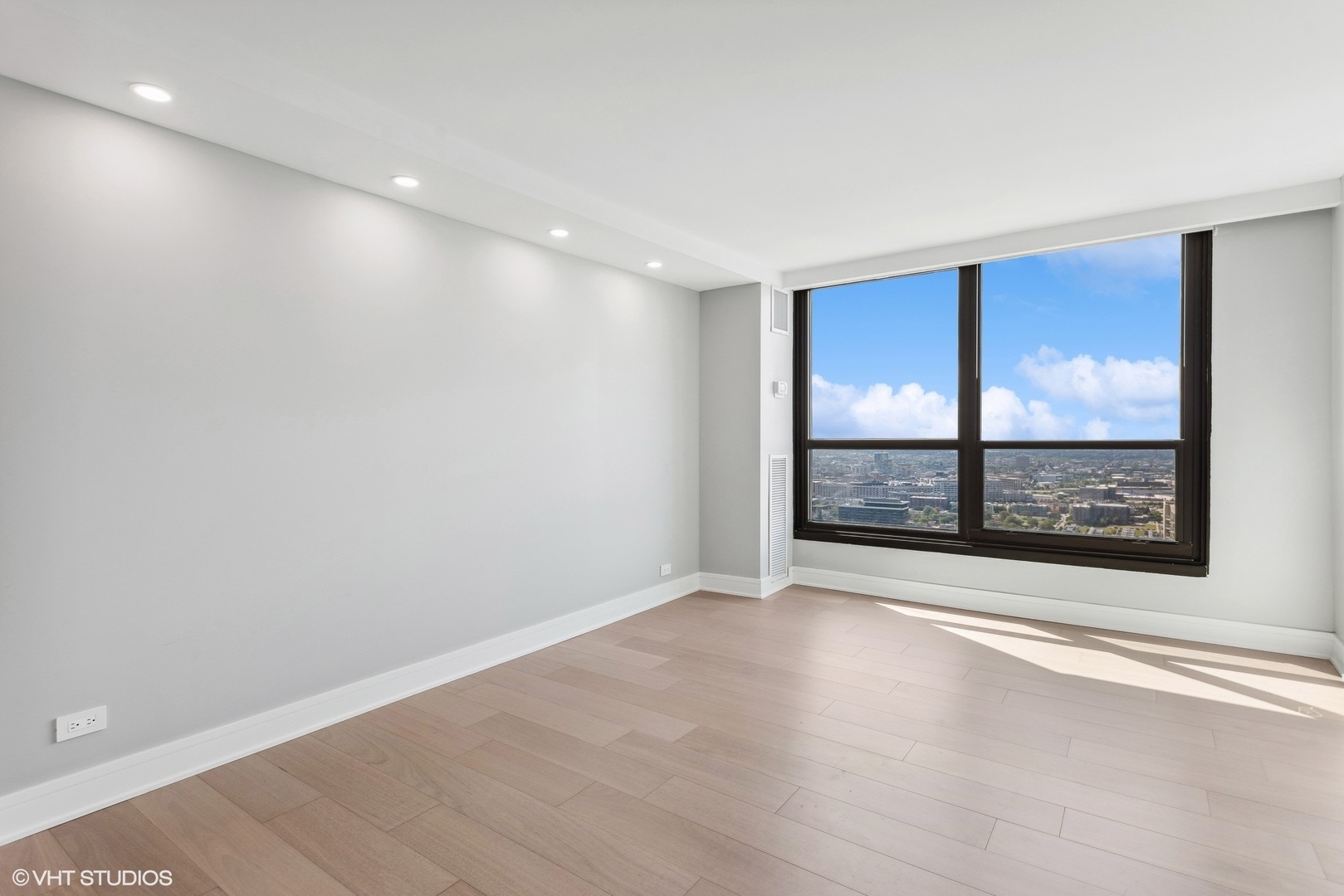 1030 N State Street Unit: 41L