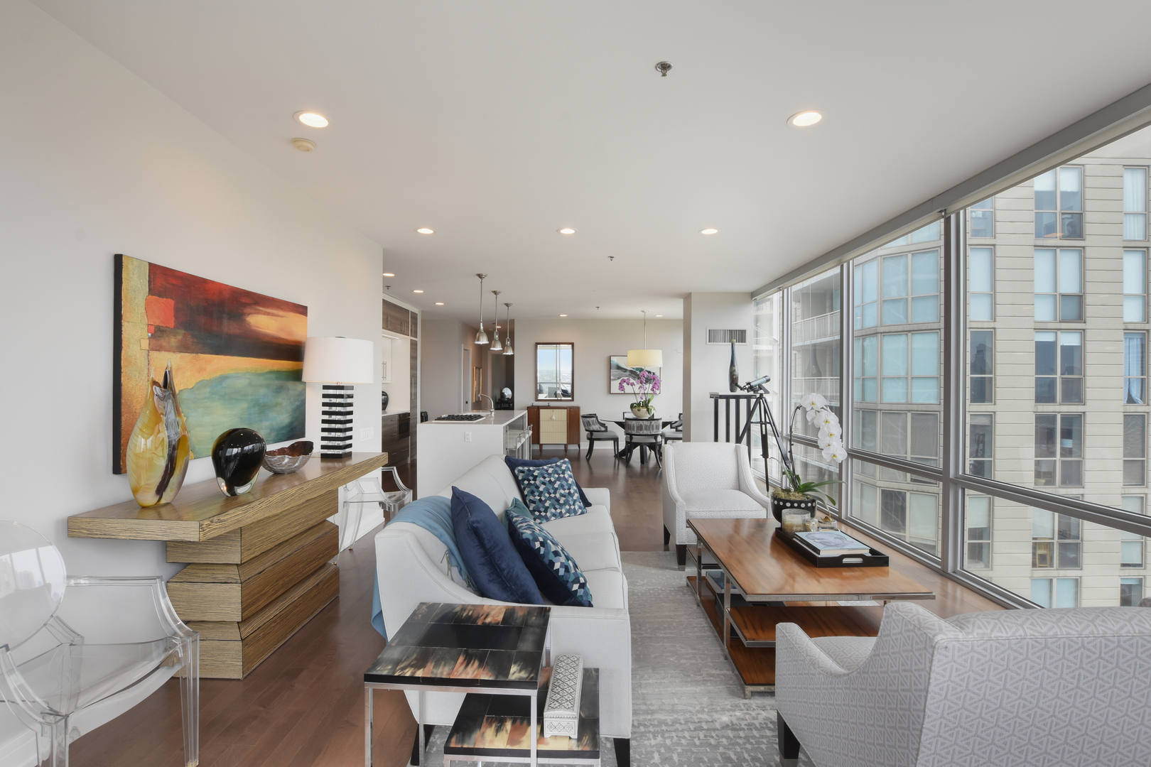 653 N Kingsbury Street Unit: 2101