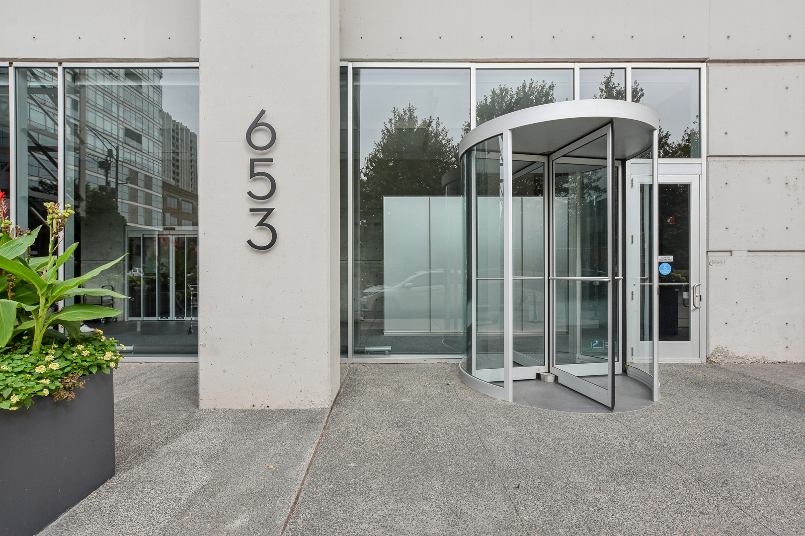 653 N Kingsbury Street Unit: 2101