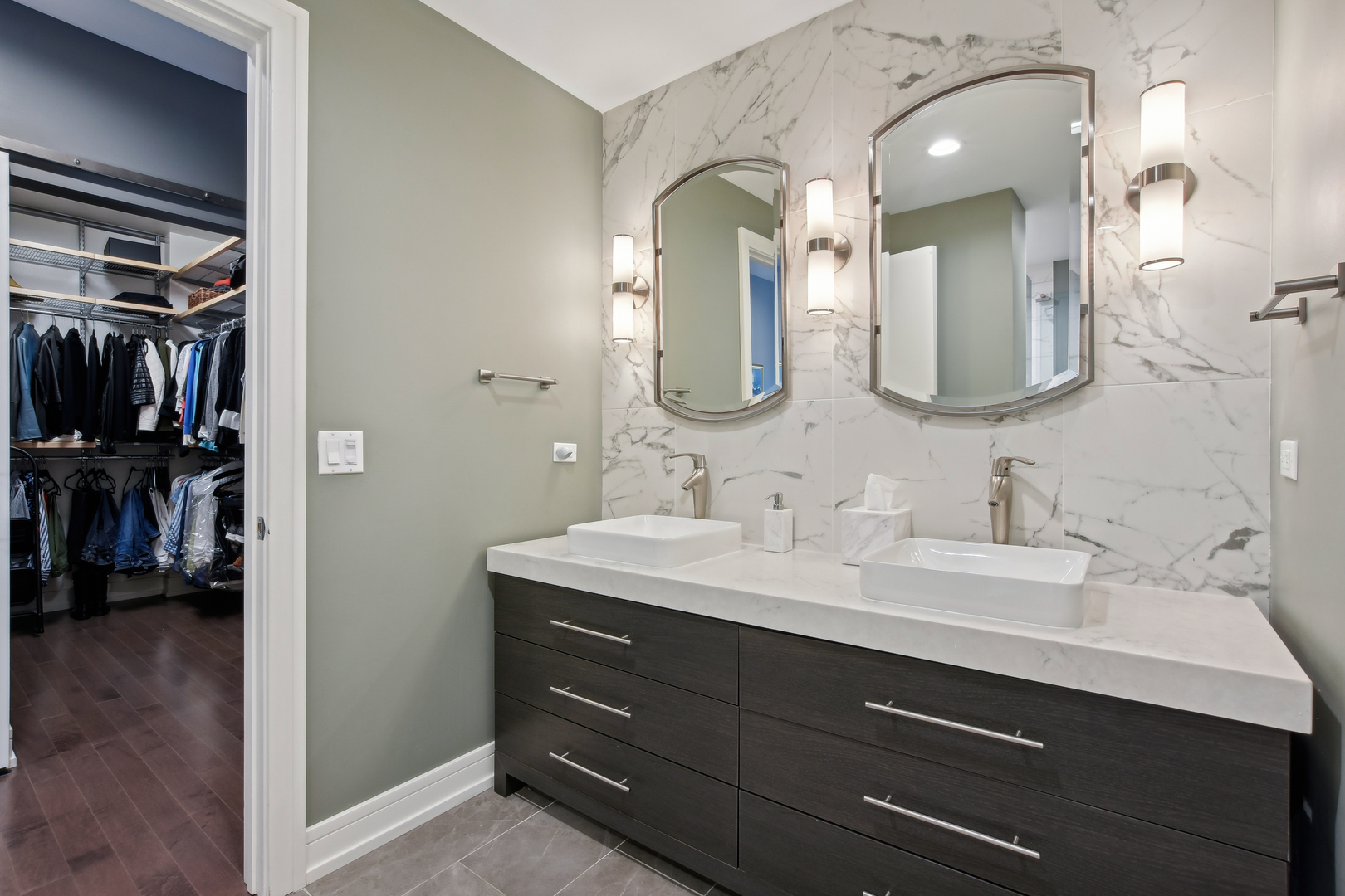 653 N Kingsbury Street Unit: 2101