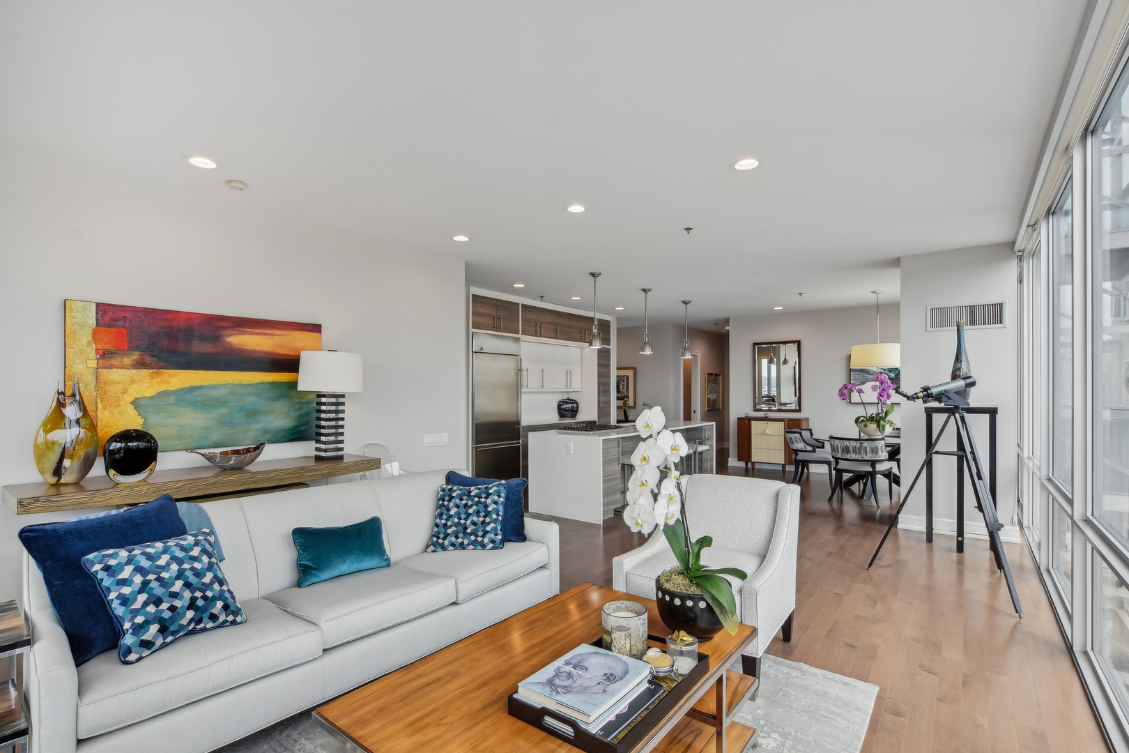 653 N Kingsbury Street Unit: 2101