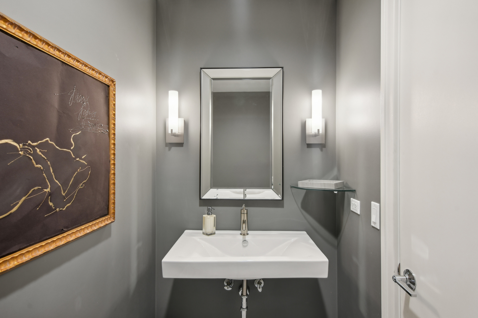 653 N Kingsbury Street Unit: 2101