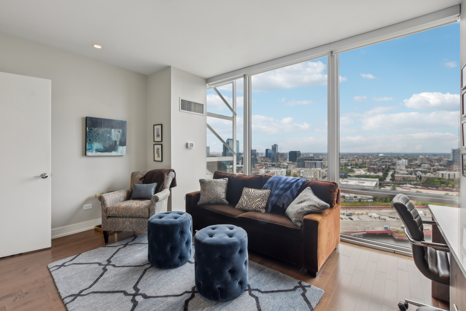653 N Kingsbury Street Unit: 2101