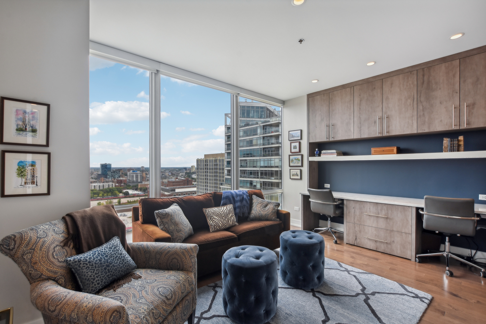 653 N Kingsbury Street Unit: 2101