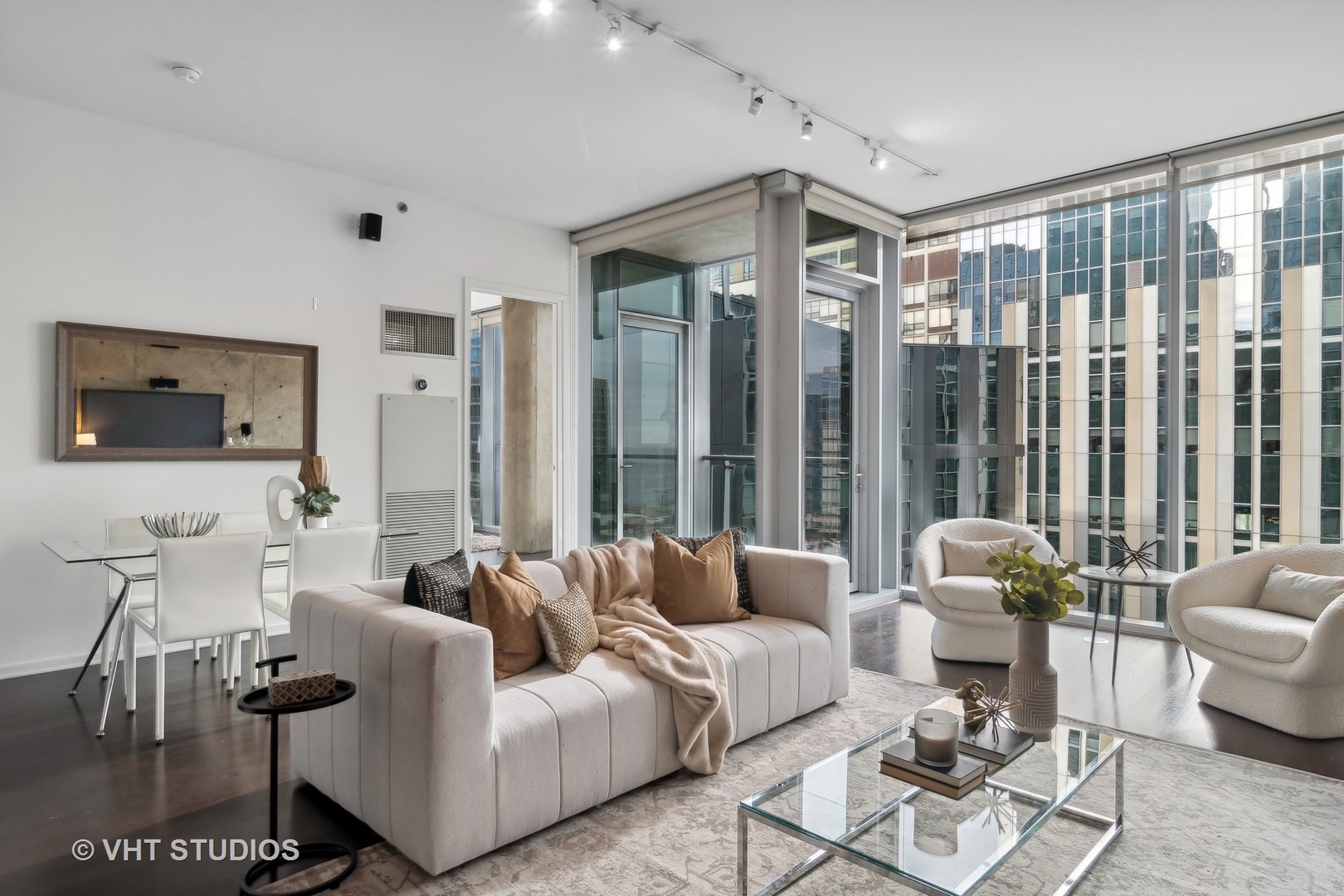 600 N Fairbanks Court Unit: 1805