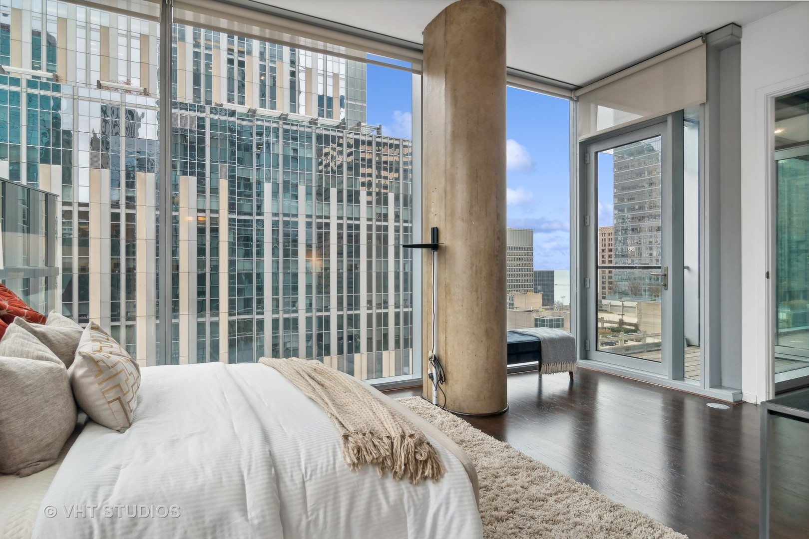 600 N Fairbanks Court Unit: 1805