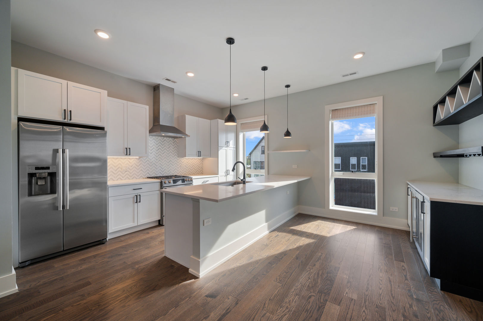 3016 W Belmont Avenue Unit: 2W