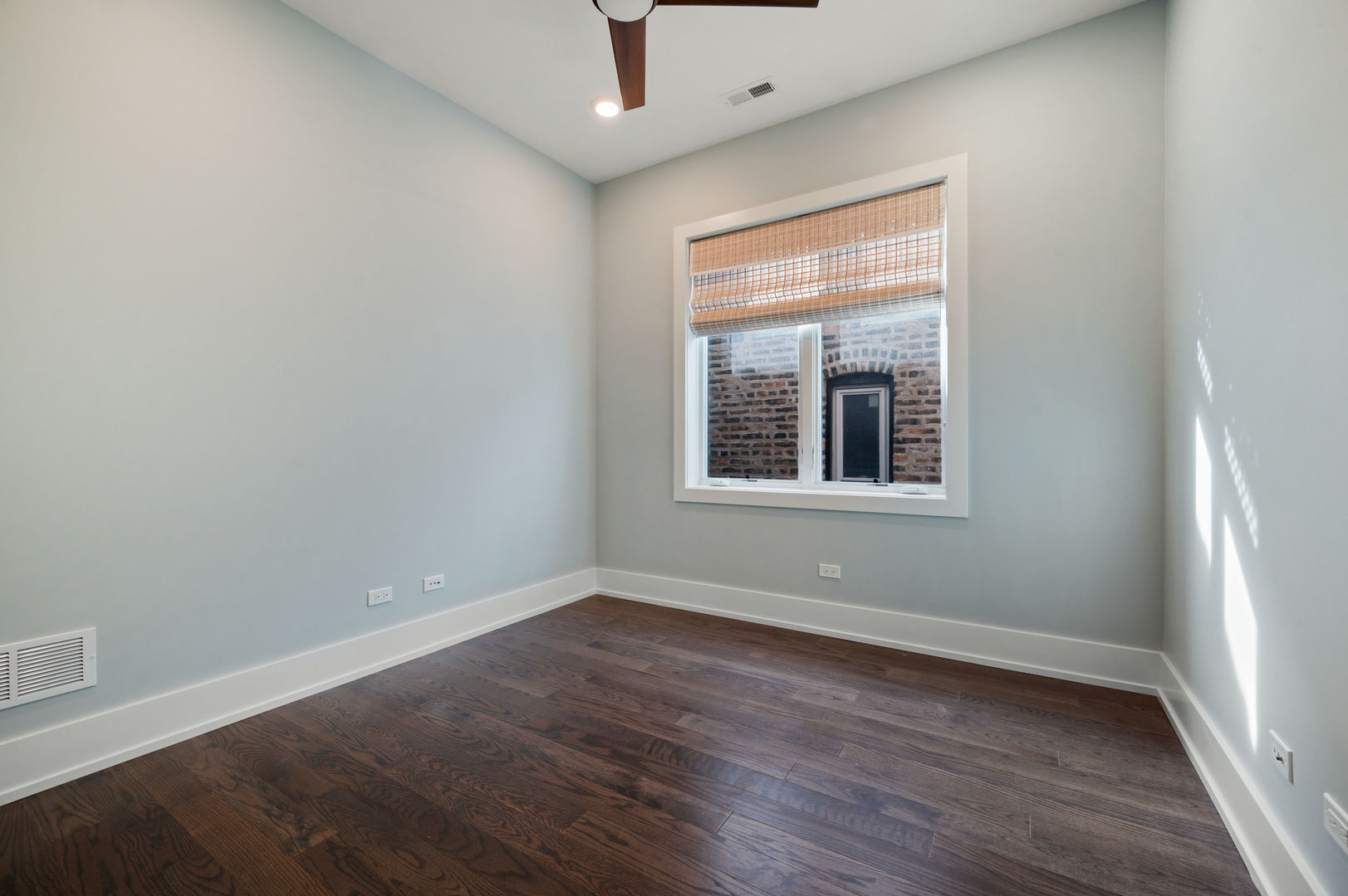 3016 W Belmont Avenue Unit: 2W