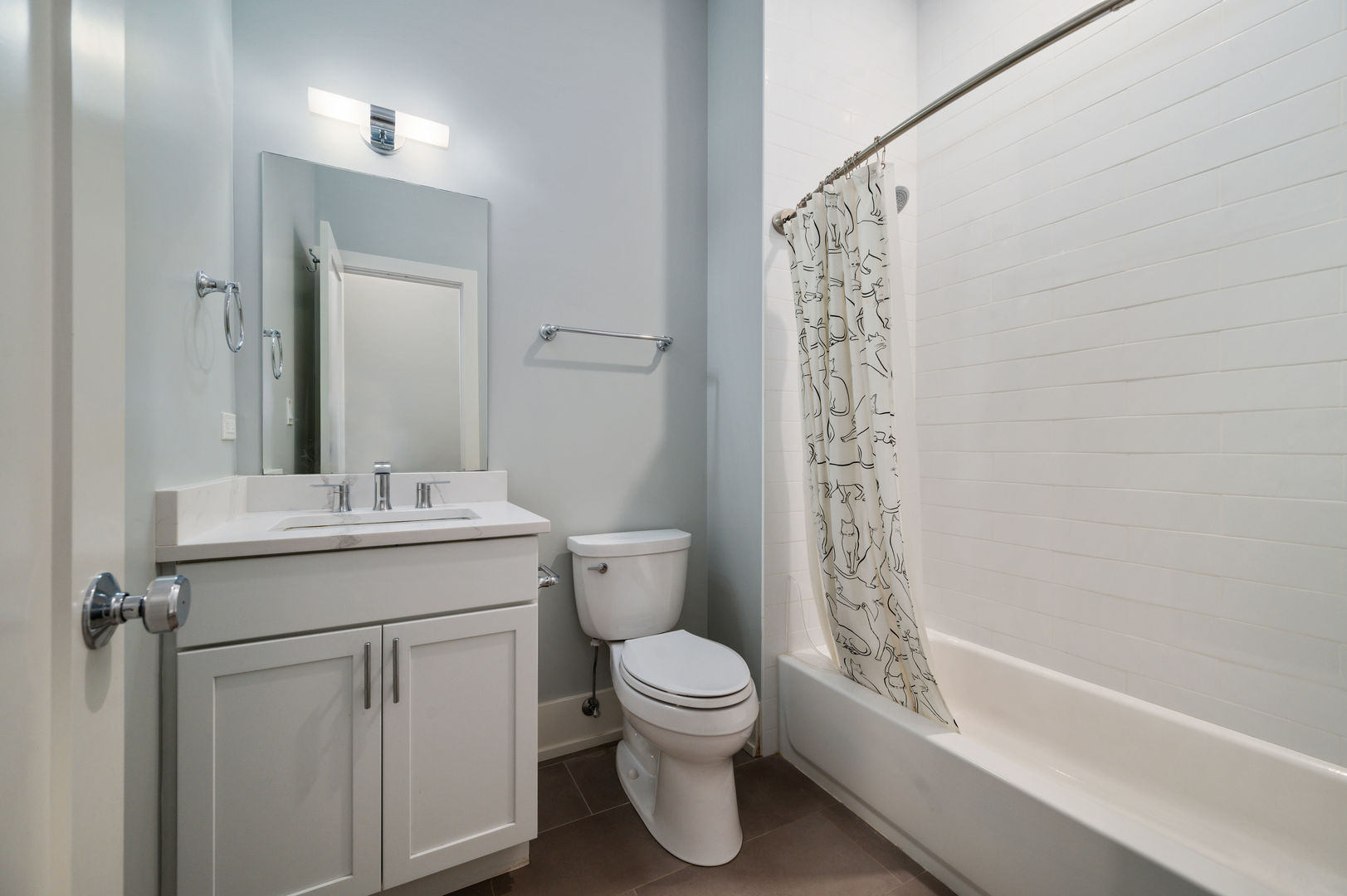 3016 W Belmont Avenue Unit: 2W