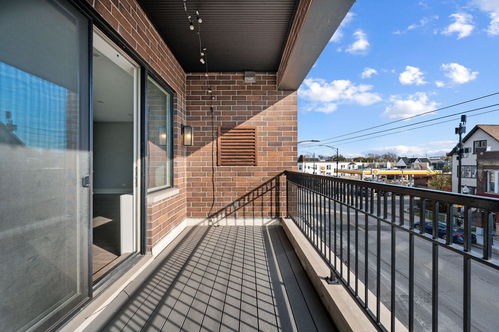 3016 W Belmont Avenue Unit: 2W