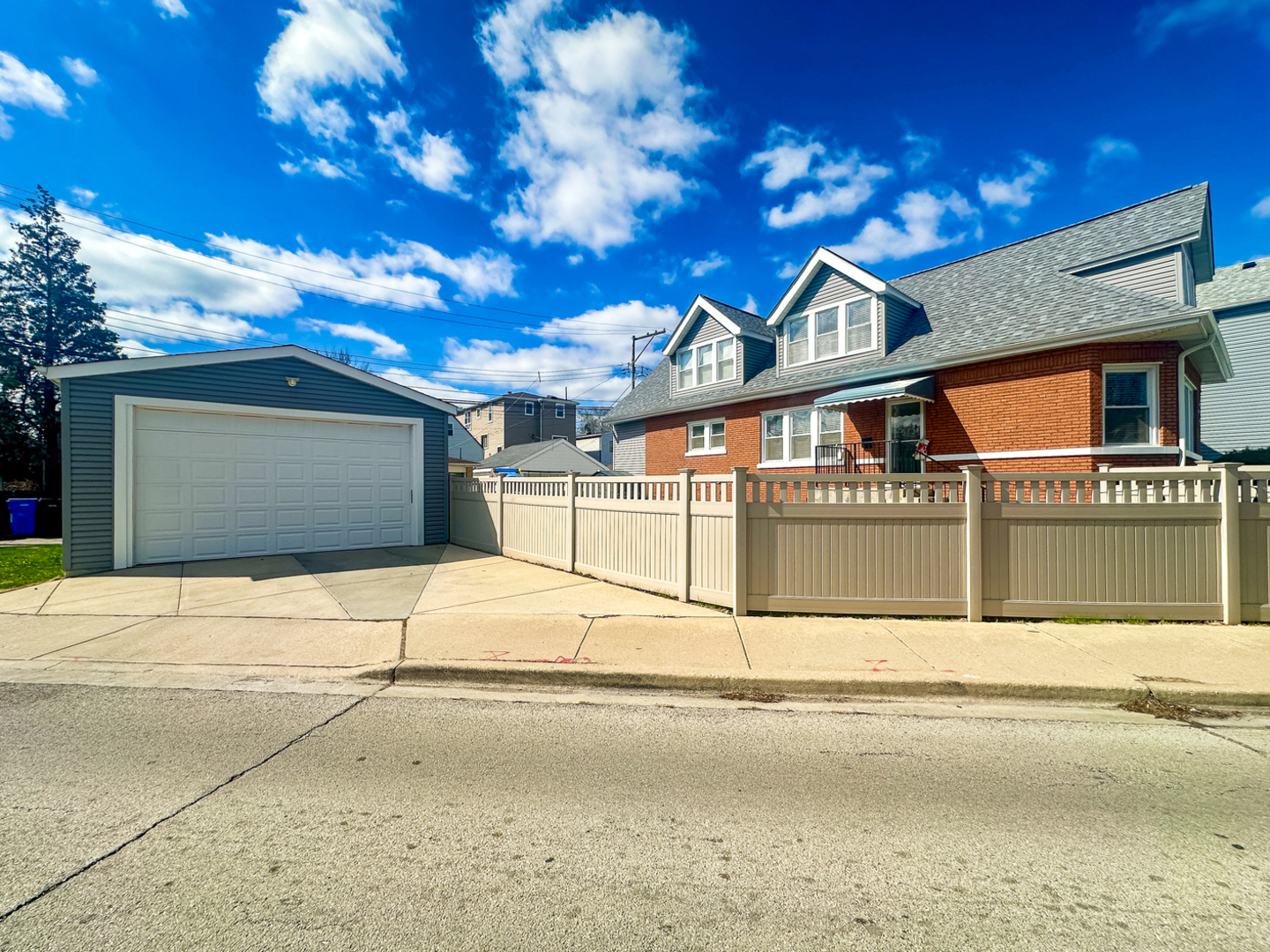 5222 N Loring Avenue Unit: 1