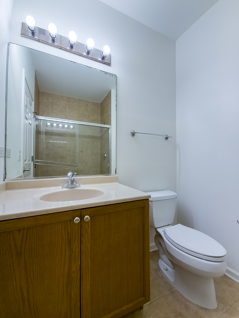 1425 S HALSTED Street Unit: 2B