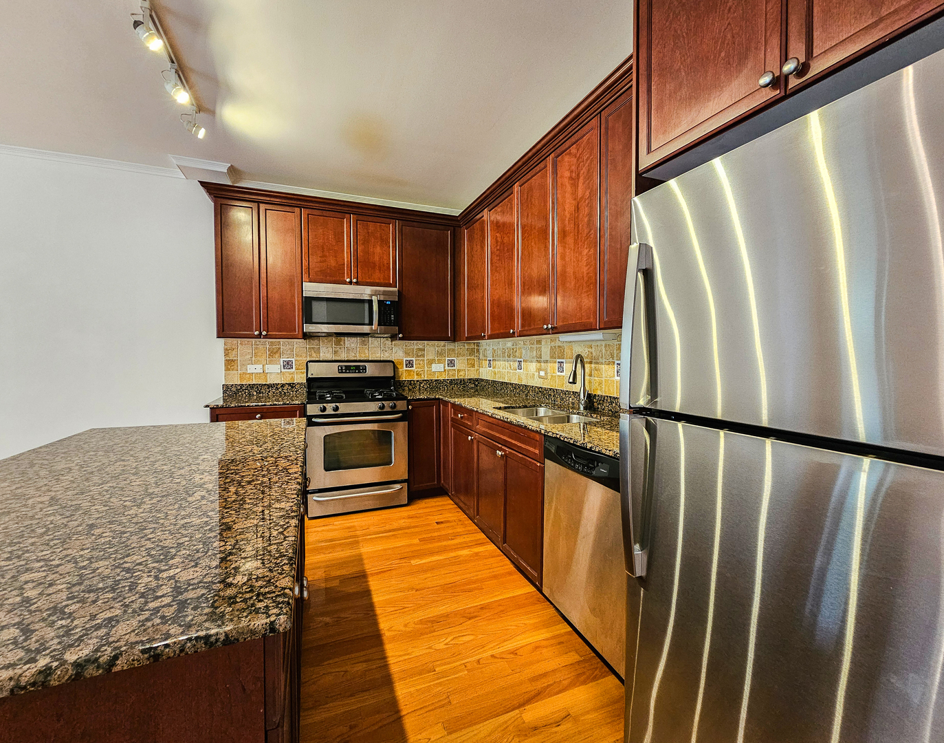 1425 S HALSTED Street Unit: 2B