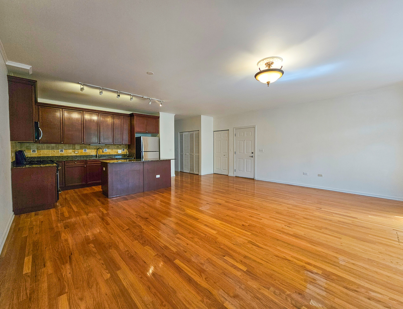 1425 S HALSTED Street Unit: 2B