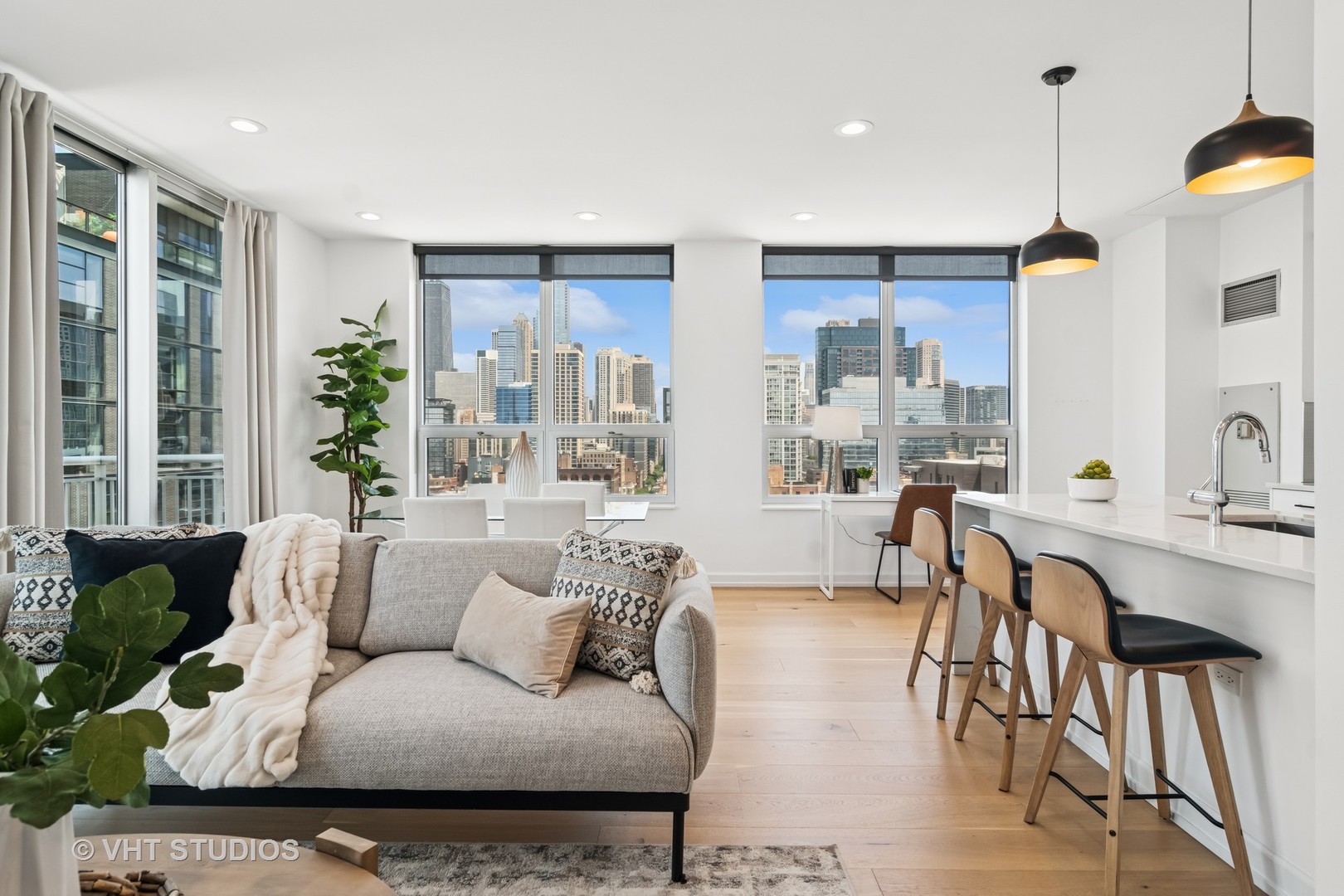 421 W Huron Street Unit: 1504
