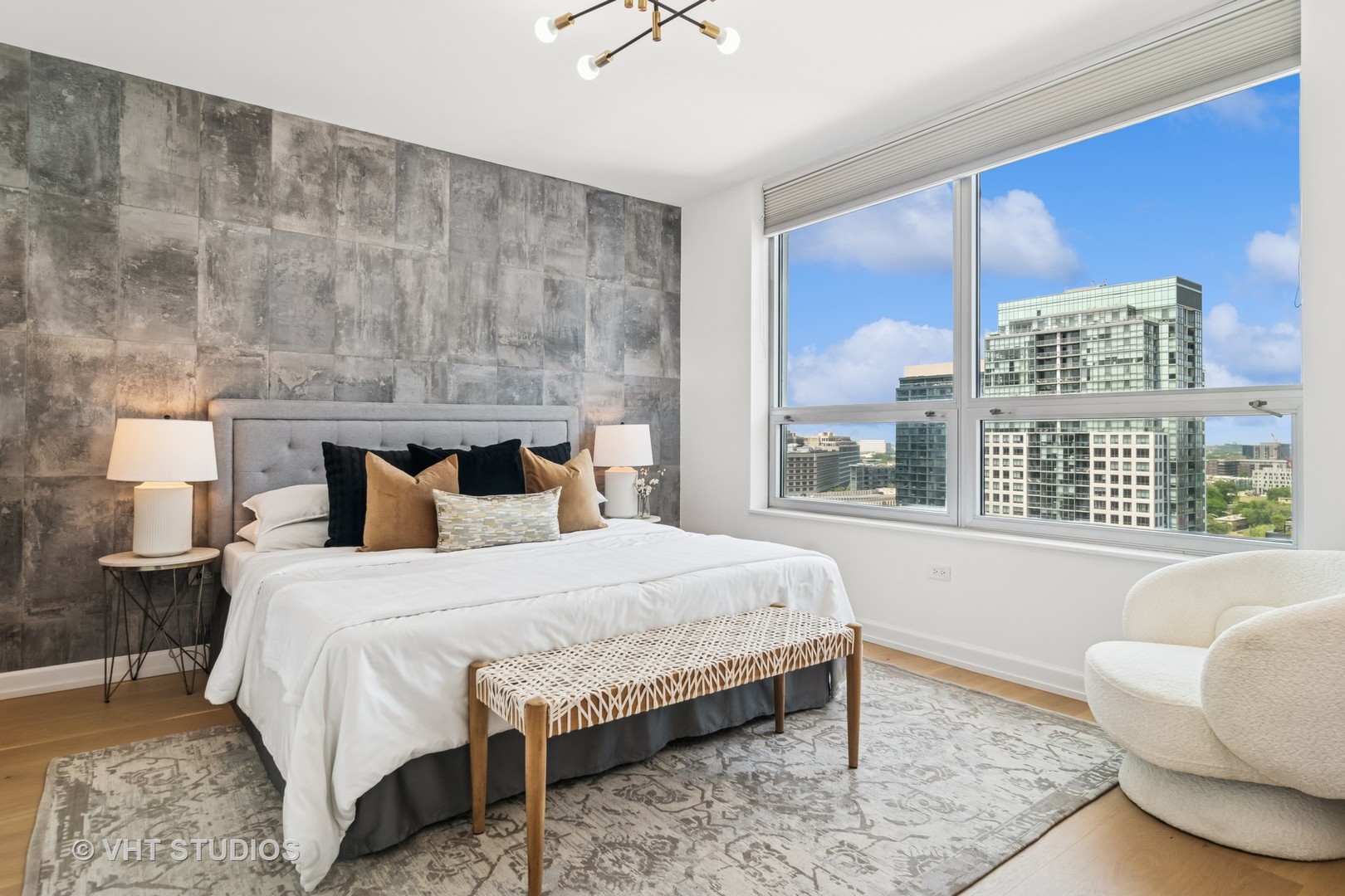 421 W Huron Street Unit: 1504
