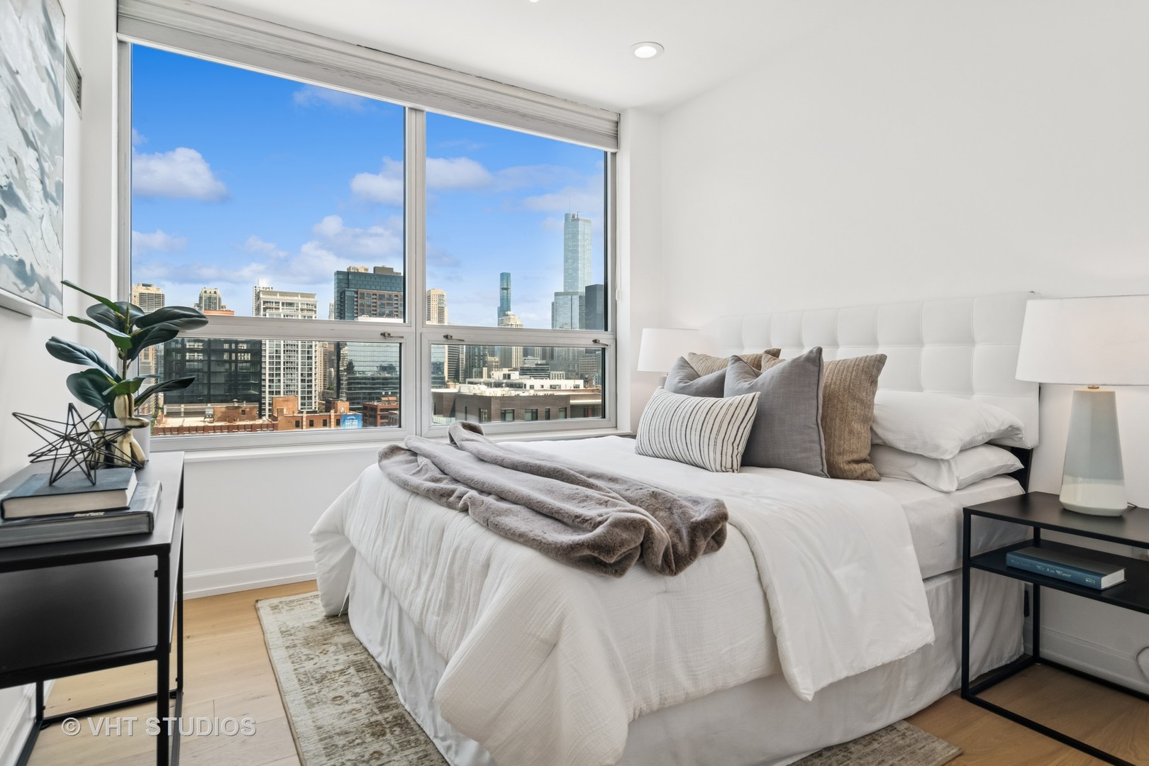 421 W Huron Street Unit: 1504