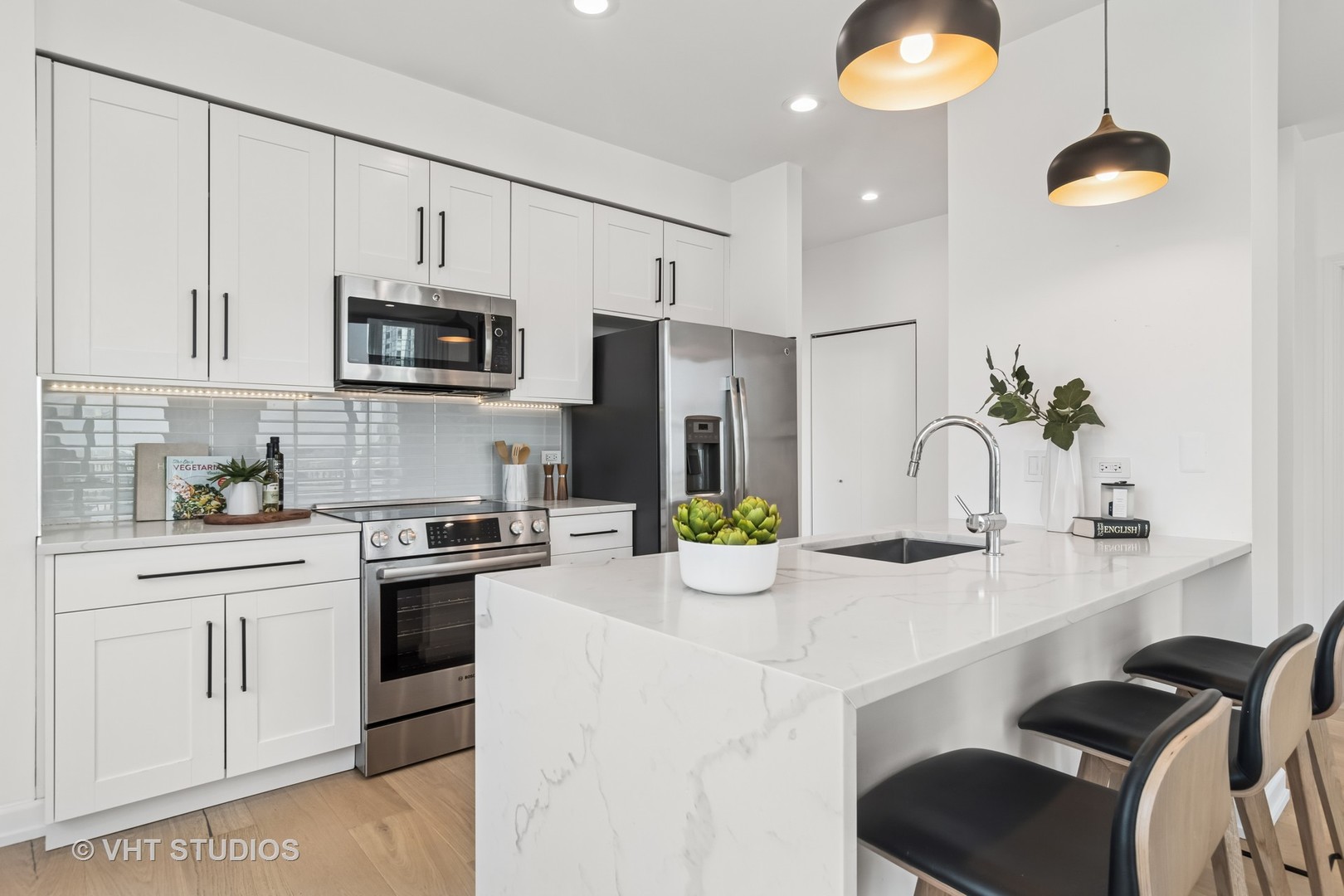 421 W Huron Street Unit: 1504