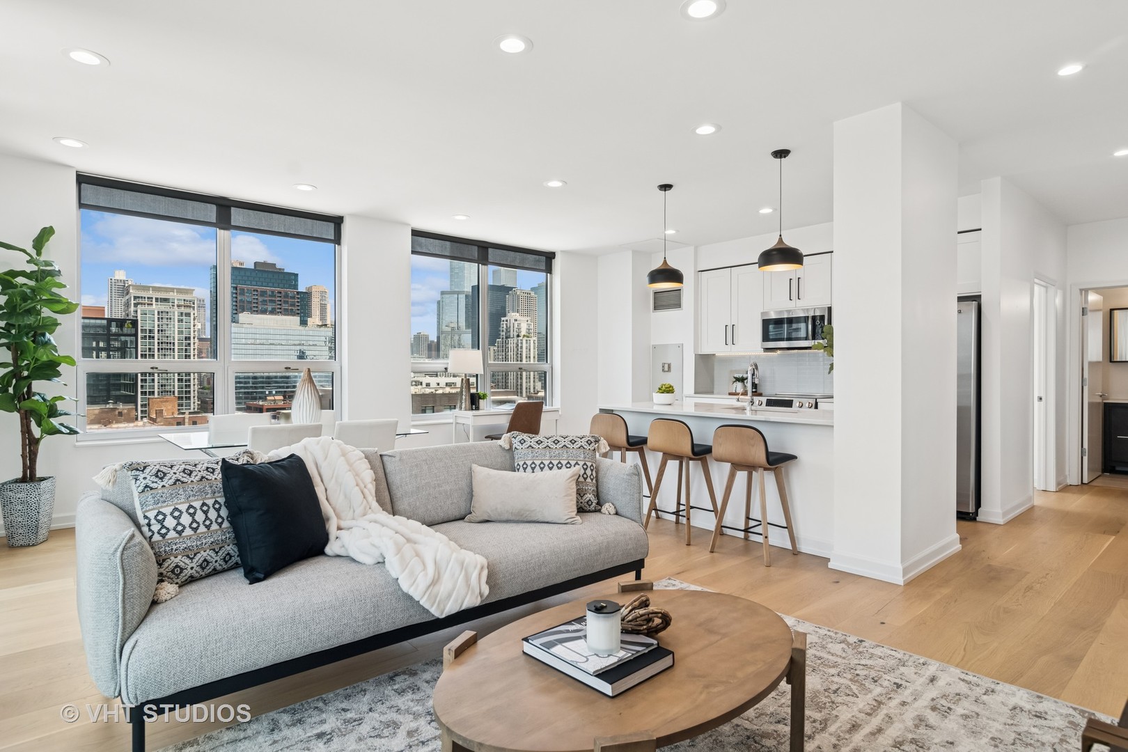 421 W Huron Street Unit: 1504