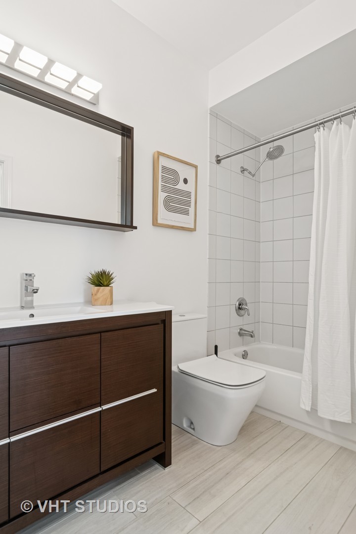 421 W Huron Street Unit: 1504