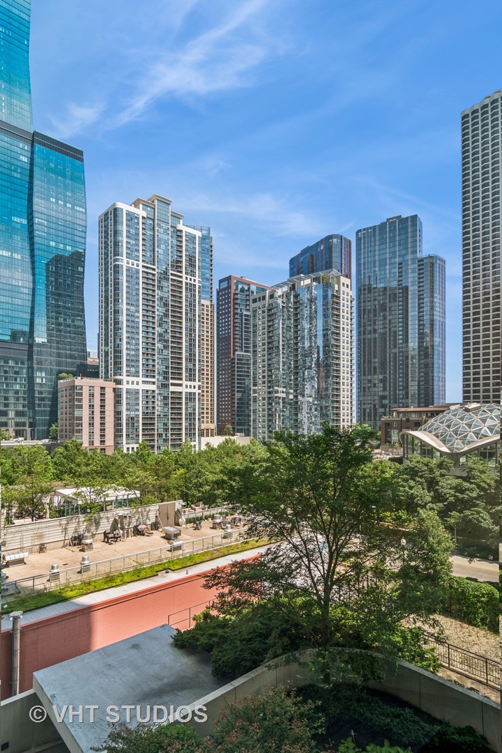 360 E RANDOLPH Street Unit: 407