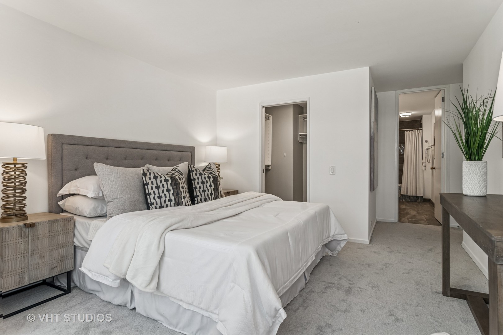 360 E RANDOLPH Street Unit: 407