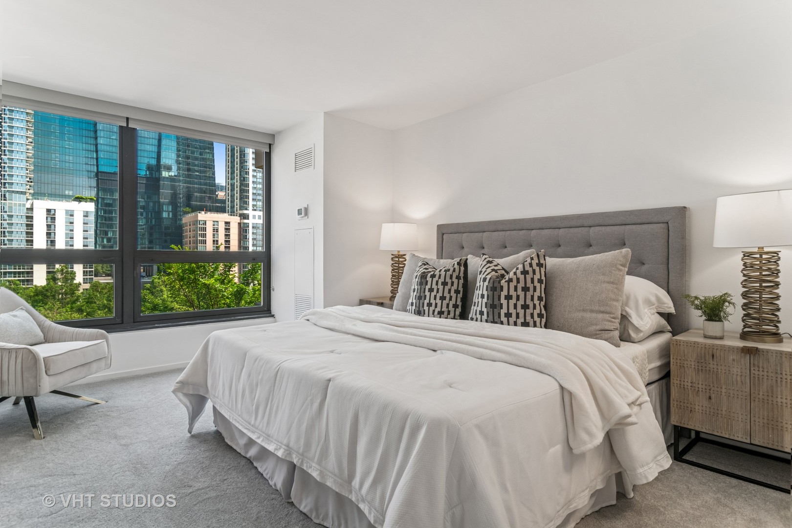 360 E RANDOLPH Street Unit: 407