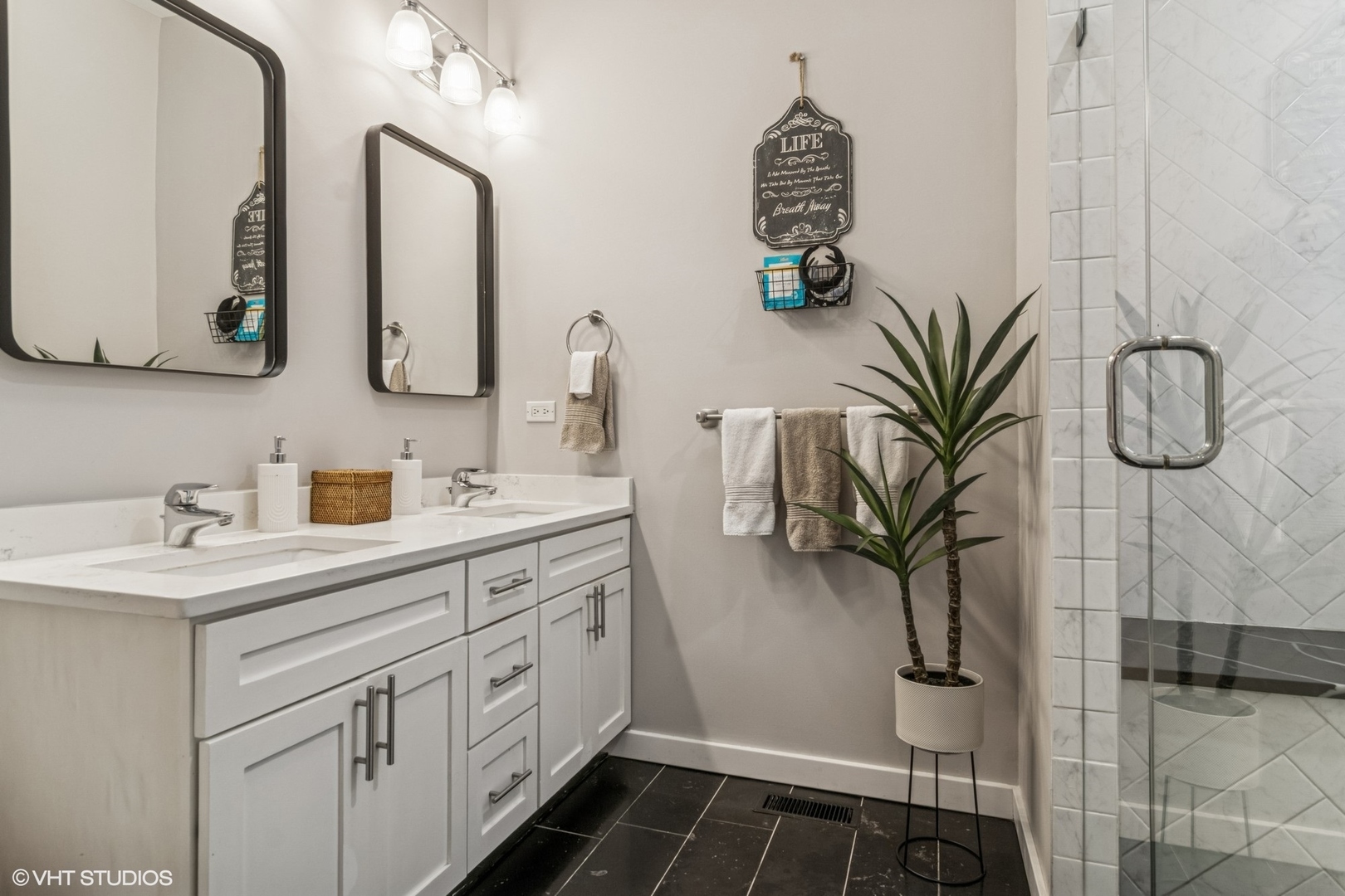 1725 W Pierce Avenue Unit: 1