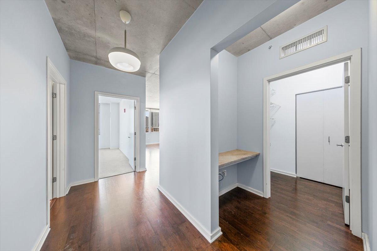 659 W Randolph Street Unit: 1007