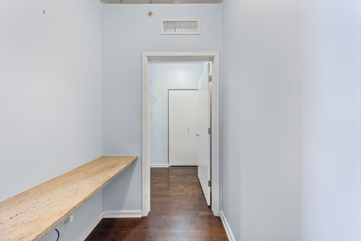 659 W Randolph Street Unit: 1007