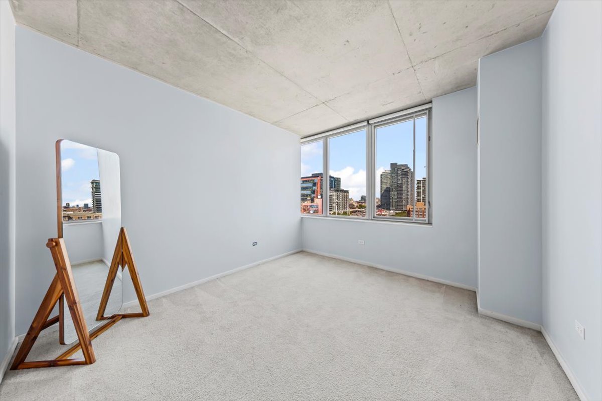 659 W Randolph Street Unit: 1007